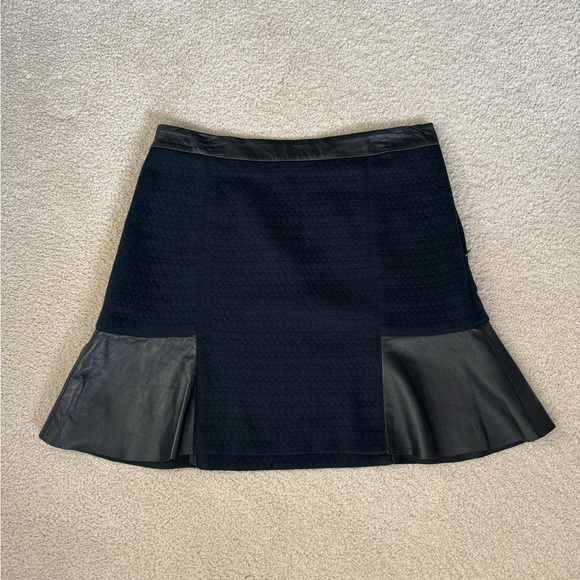Club Monaco Mini Skirt Faux Leather - Picture 2 of 4